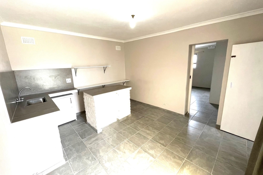 1 Bedroom Property for Sale in Grassy Park Western Cape